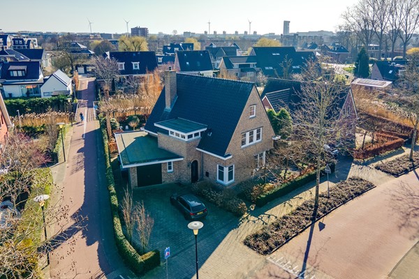 Vrijenburglaan 12 Barendrecht - 01 - Funda.jpg